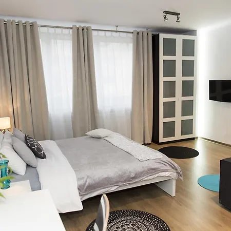 Warsawrent Centralna * Varsovia